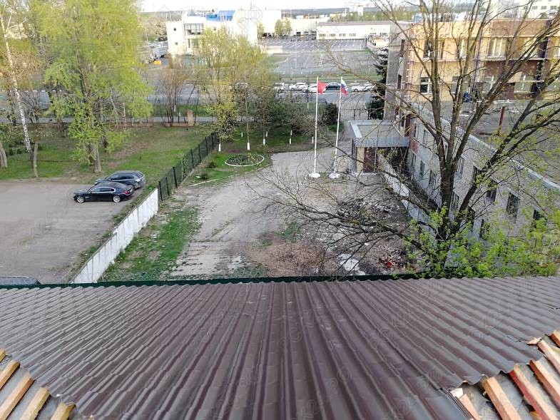 Профессиональный ремонт кровли зданий в Москве